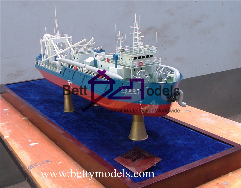 Industrieschiffmodelle aus Nigeria